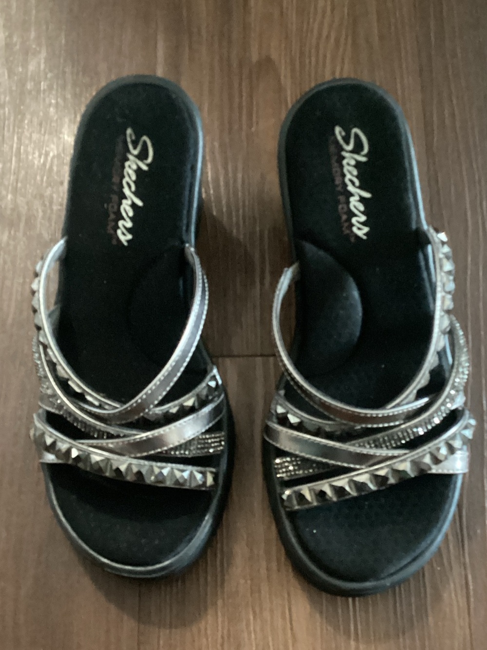 Skechers Women's Black Slip-On Wedge Sandals with Silver Stud Accents Sz 5-5.5
